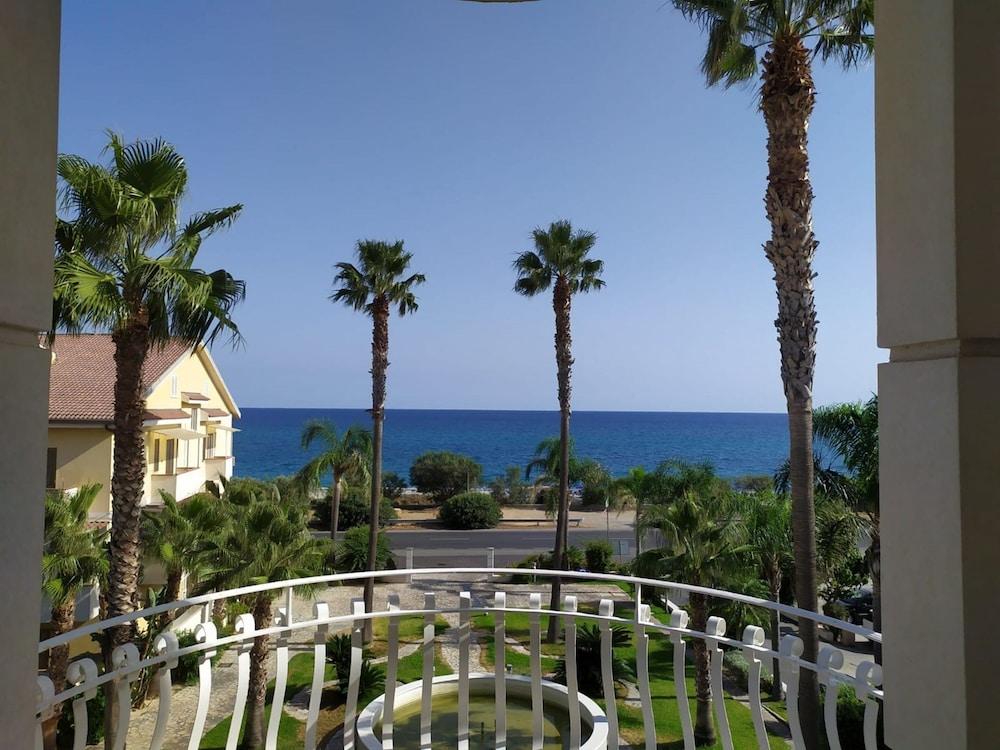 Club Hotel Kennedy Роччелла-Ионика Экстерьер фото