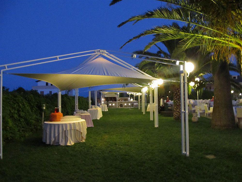 Club Hotel Kennedy Роччелла-Ионика Экстерьер фото