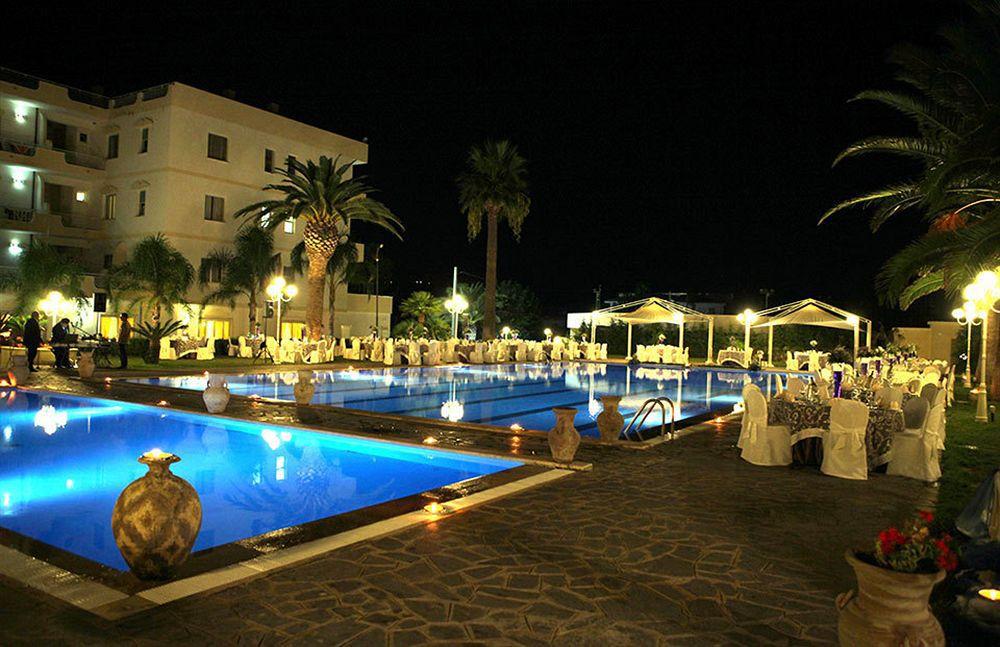 Club Hotel Kennedy Роччелла-Ионика Экстерьер фото