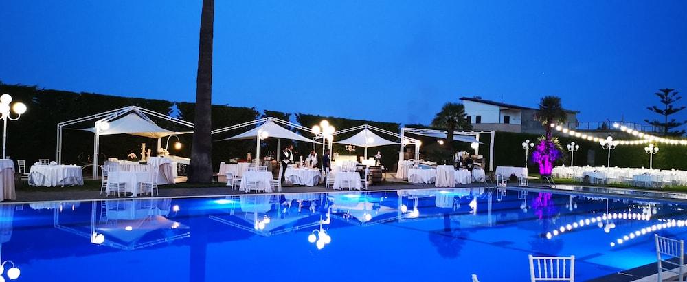 Club Hotel Kennedy Роччелла-Ионика Экстерьер фото