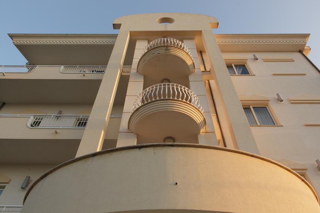 Club Hotel Kennedy Роччелла-Ионика Экстерьер фото