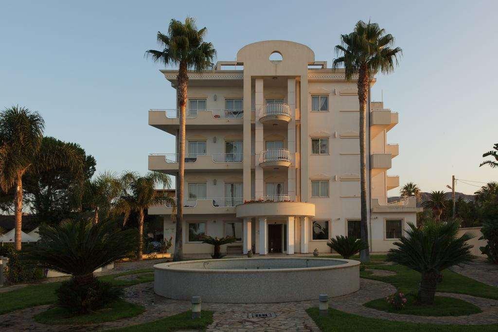 Club Hotel Kennedy Роччелла-Ионика Экстерьер фото